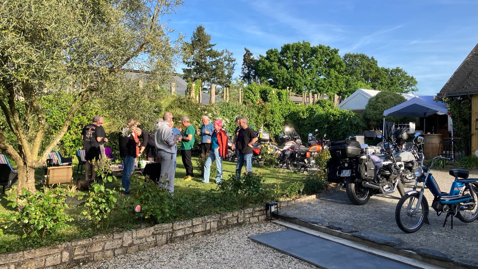 Club moto à L'Arbre Émaillé