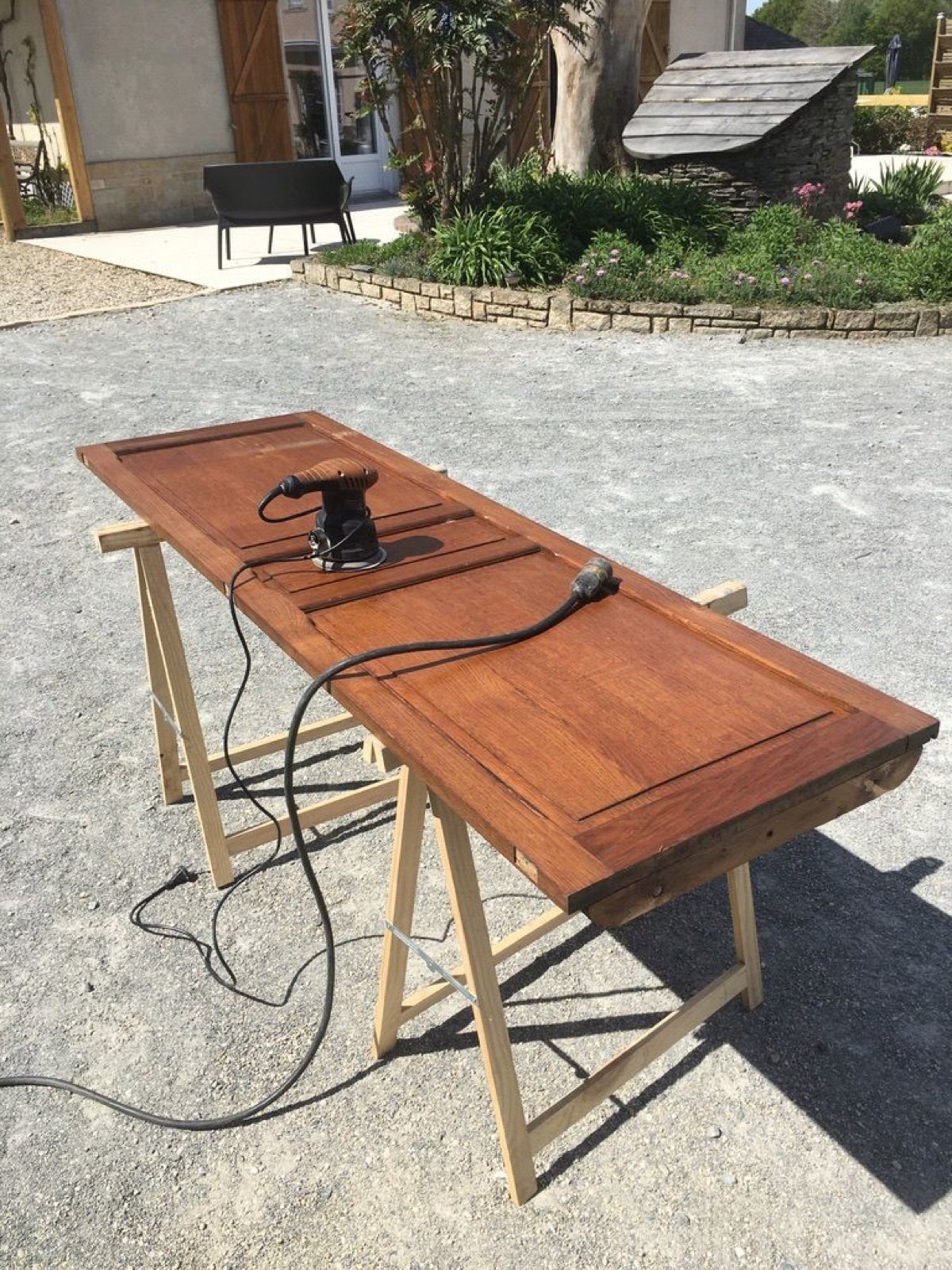 Bois travaillé à la main, patiné par le temps