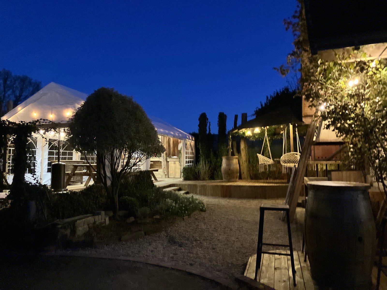 Bar intérieur — Les garages 1